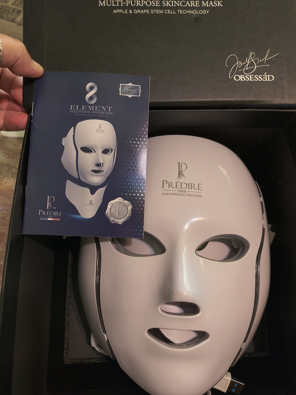 Prédiré LED Facial Mask – White Glow Therapy Mask